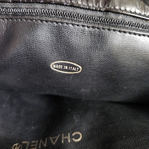 COA Vintage Black Quilted Patent Leather Chanel Tote. - Picture 7 of 16